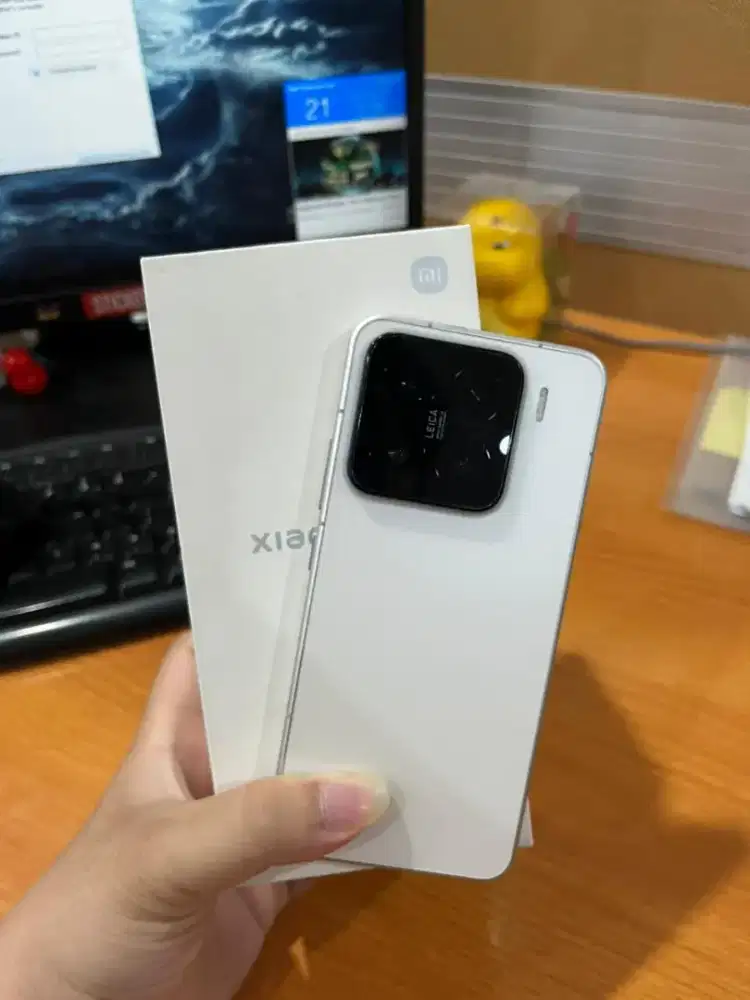 XIAOMI 15 12/512GB (GARANSI - 08/2027)