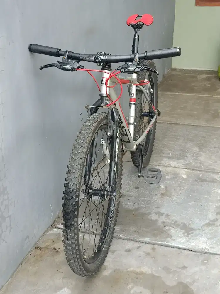 Sepeda lawasan Classic 26 Rakitan Polygon Lerun Falcon LR