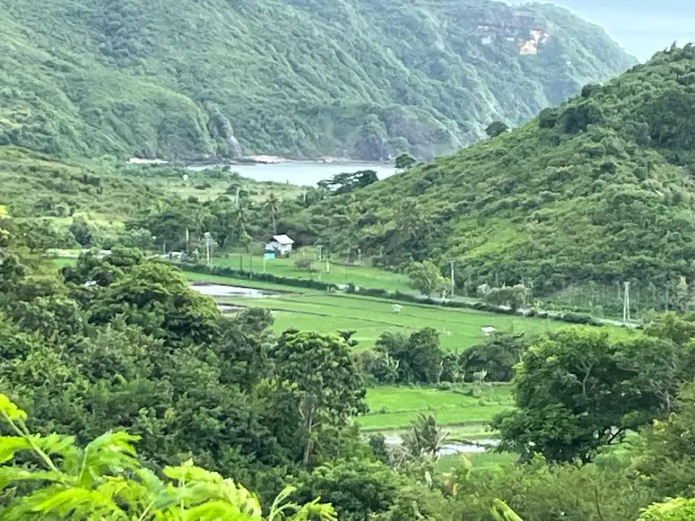 Tanah hill mawun view laut dekat Kuta Mandalika