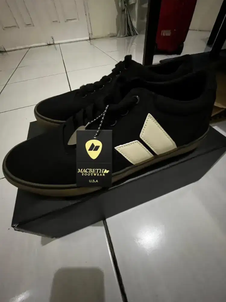 Sepatu Brand New Machbeth baru