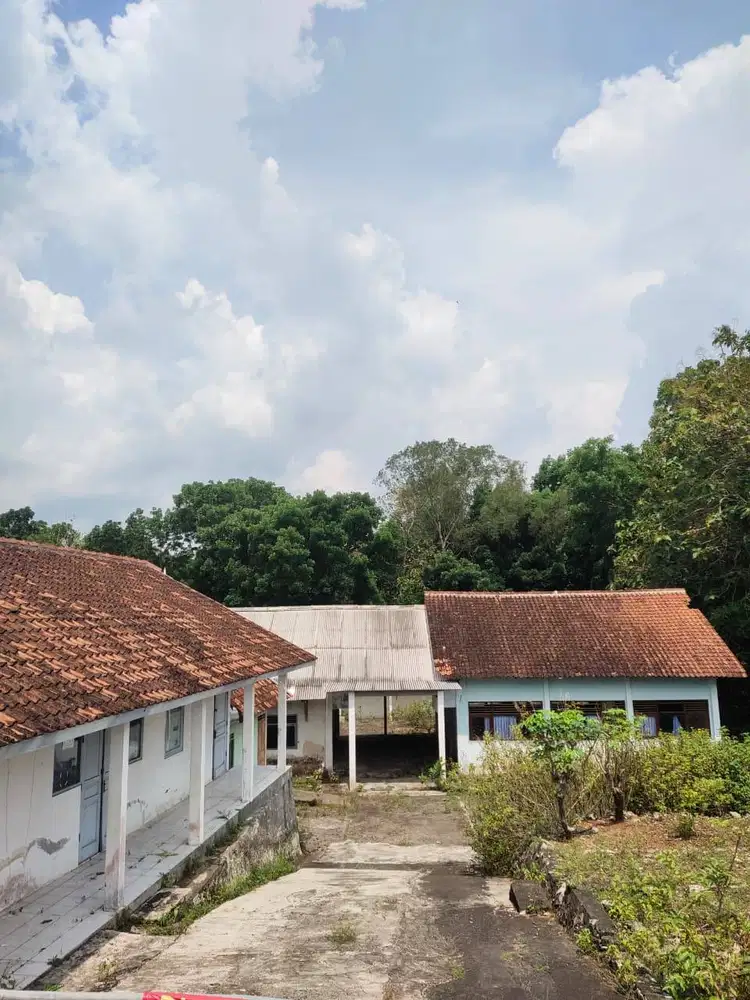 DIJUAL TANAH PLUS BANGUNAN MANGKU JALAN RAYA DI JOGJA