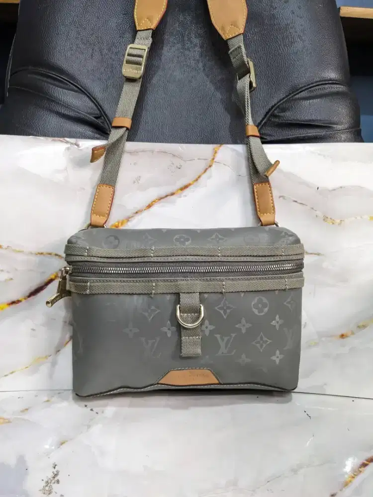 LOUIS VUITTON Crossbody Monogram Titanium Messenger PM Bag ORIGINAL
