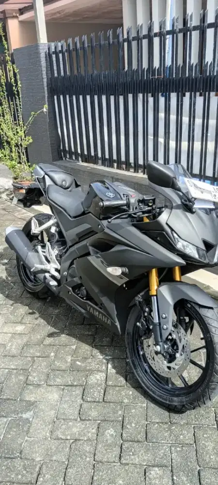 Yamaha R15 V3 hitam