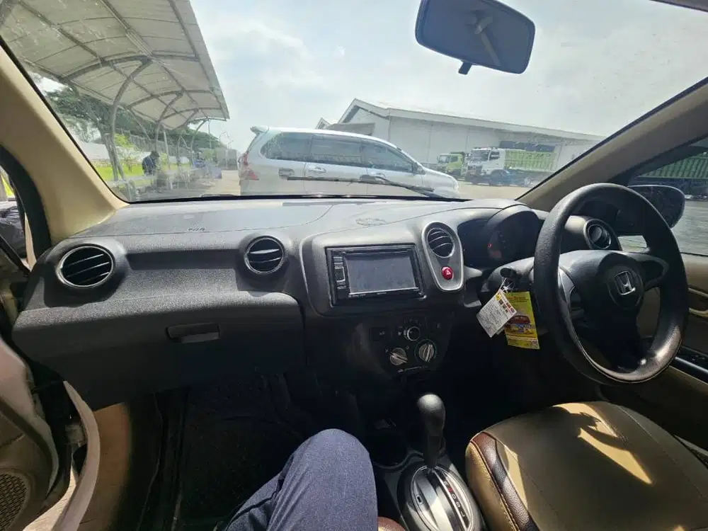 Mobilio Matic Putih 2014