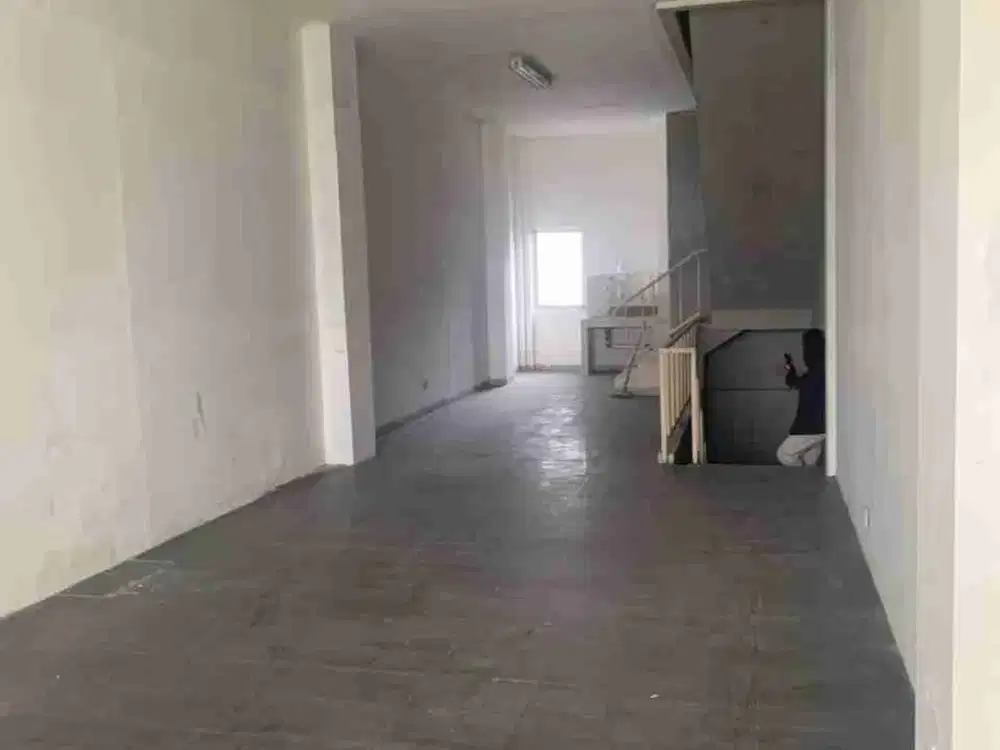 DISEWAKAN RUKO 4 Lantai di Rawamangun