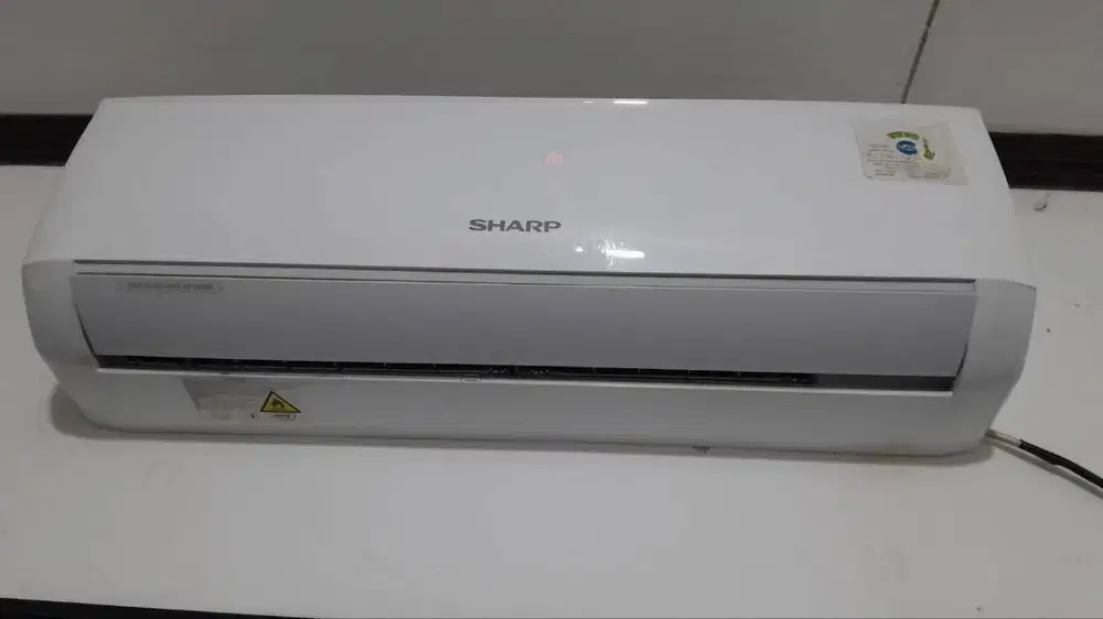 AC Split SHARP – Dingin Cepat, Hemat Listrik, Tahan Lama! ️