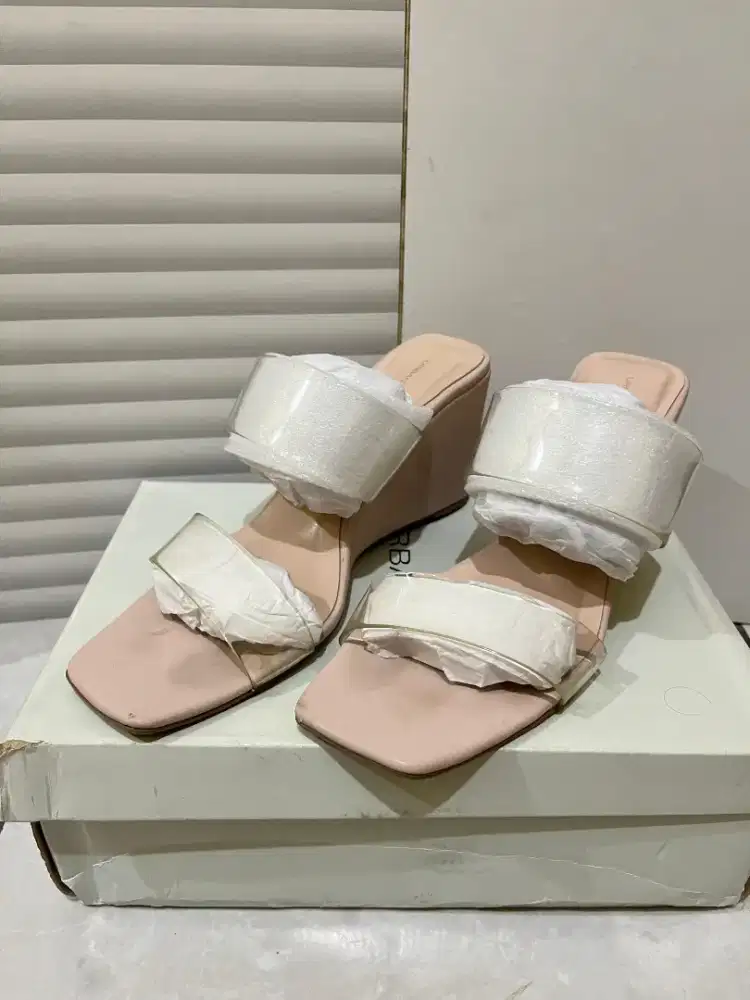 Heels wanita urban n co wedges dusty pink