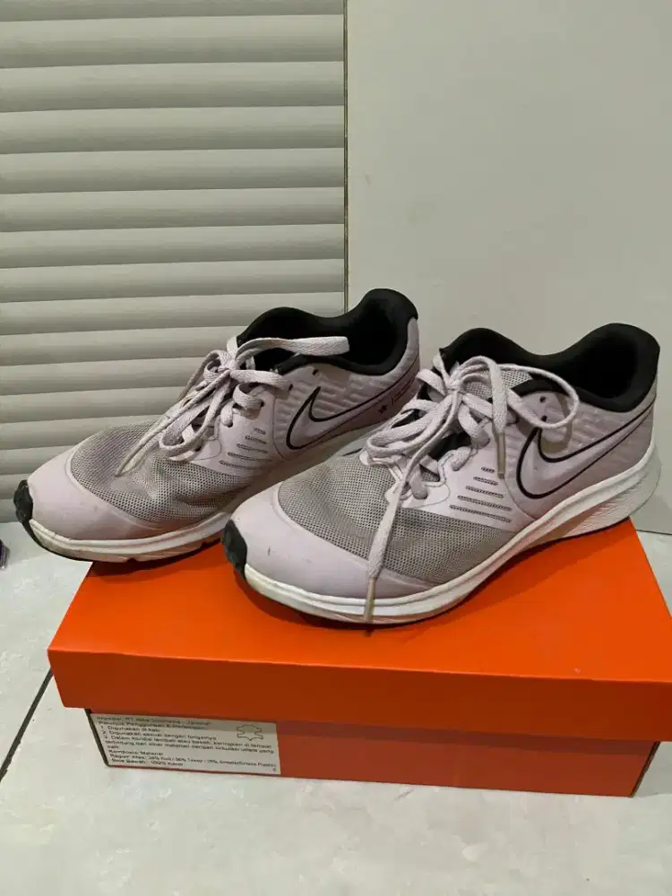 Sneaker wanita nike running women