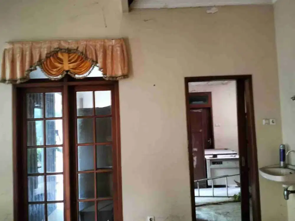 Rumah Luas Bangunan 2lantai Di Semarang Atas Dekat Kampus Undip