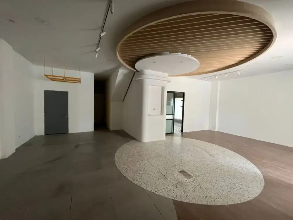 Ruko PIK 1 Gandeng HUk dan badan murah dibawah pasaran , lokasi terbaik di PIK1