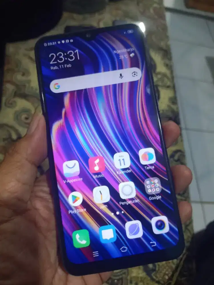Vivo v11.. 4/64.. Hrg murrwae bolo..