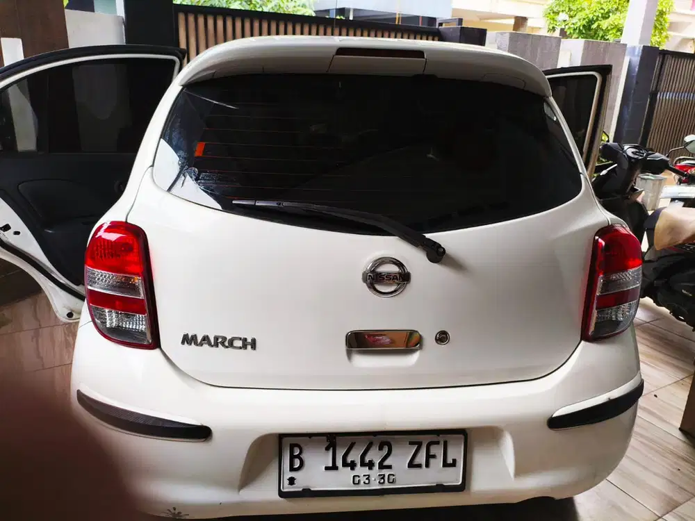 Nissan March 2013 AT