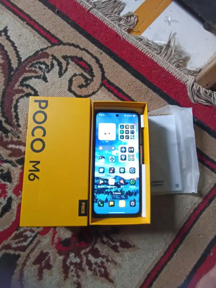 Poco m6 4g Ram 8+4/256
