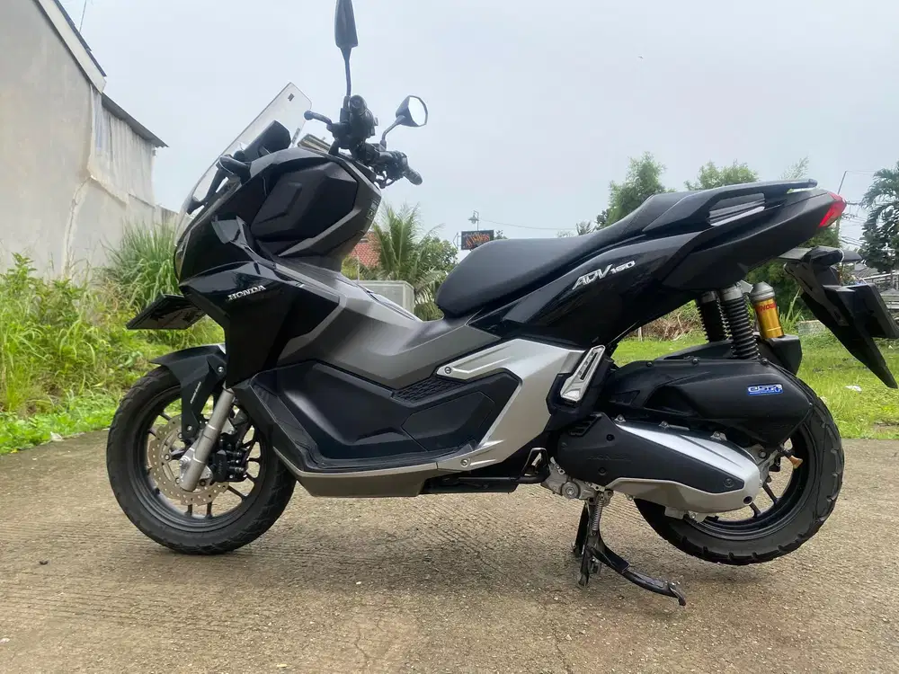 58@:DP:2,50RB B DEPOK HONDA ADV160CBS HITAM