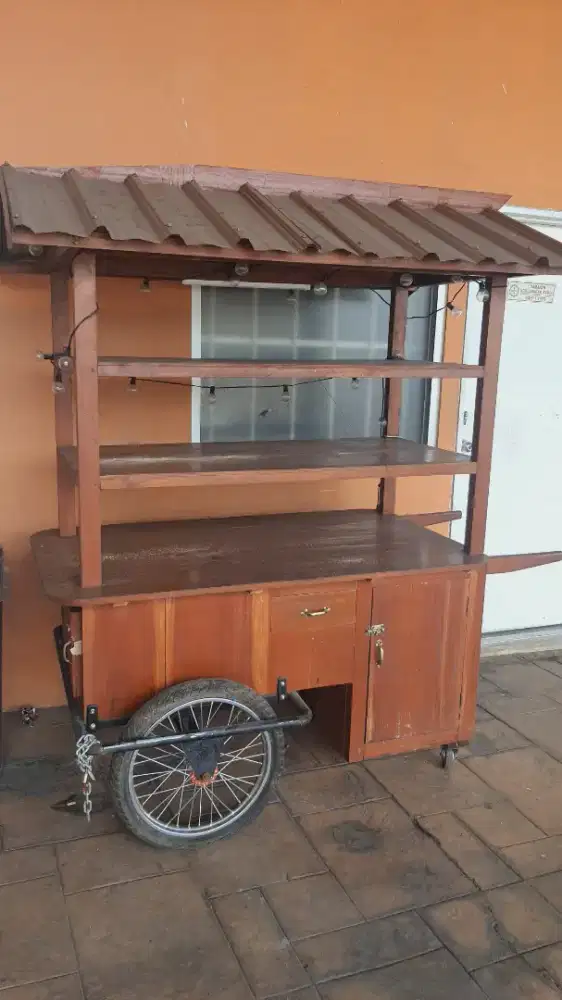 Dijual Gerobak kayu roda usaha Angkringan dll