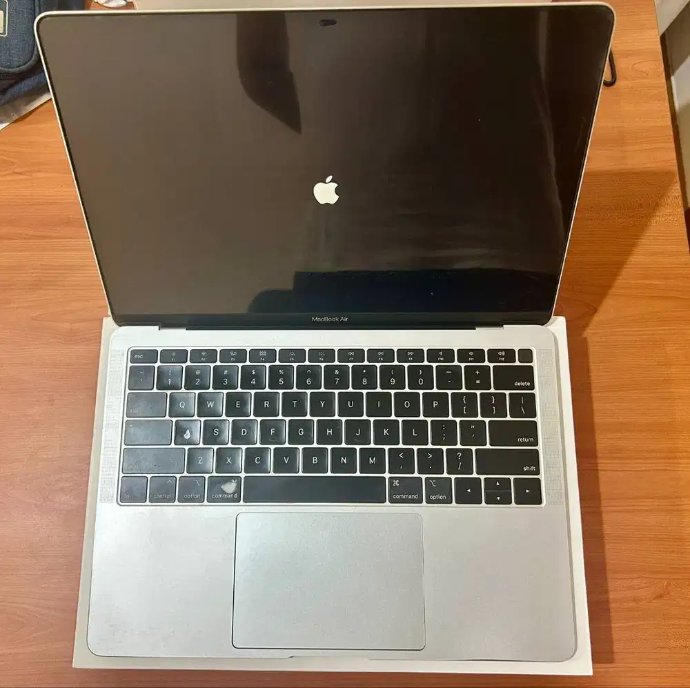 Macbook Air (Retina 13 Inchi) tahun 2018