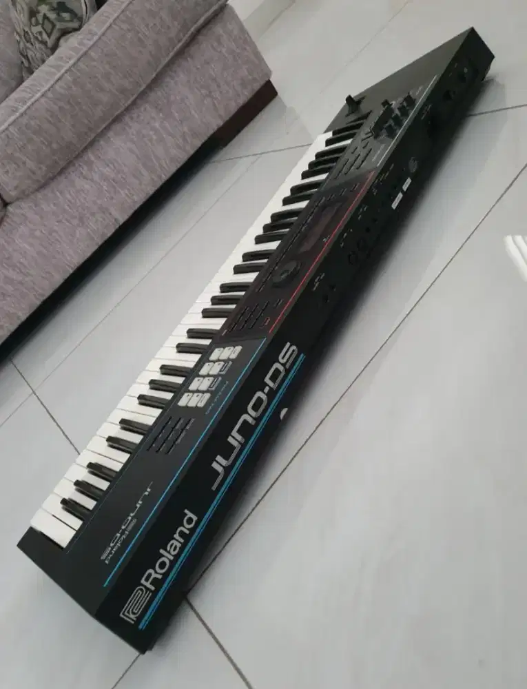 Keyboard Roland Juno-DS Kondisi Good