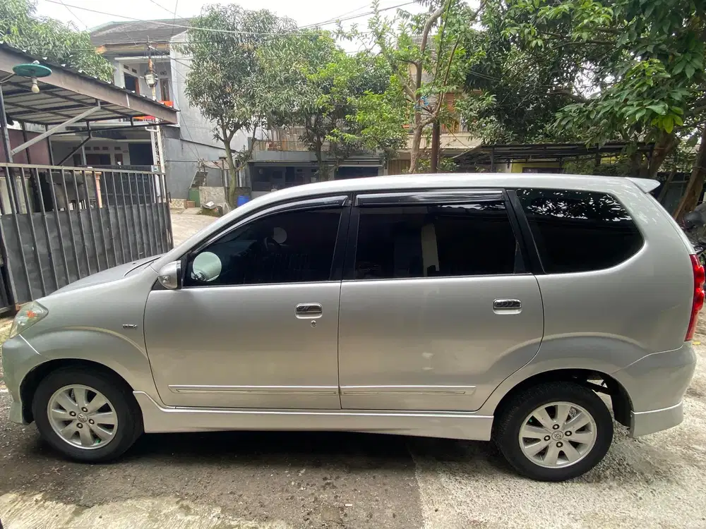 Toyota Avanza 2010 Bensin