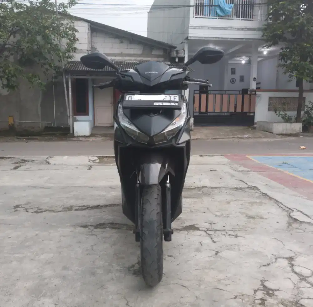 Vario 150 hitam