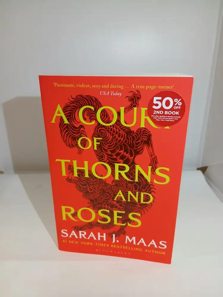 buku A Court of Thorns and Roses