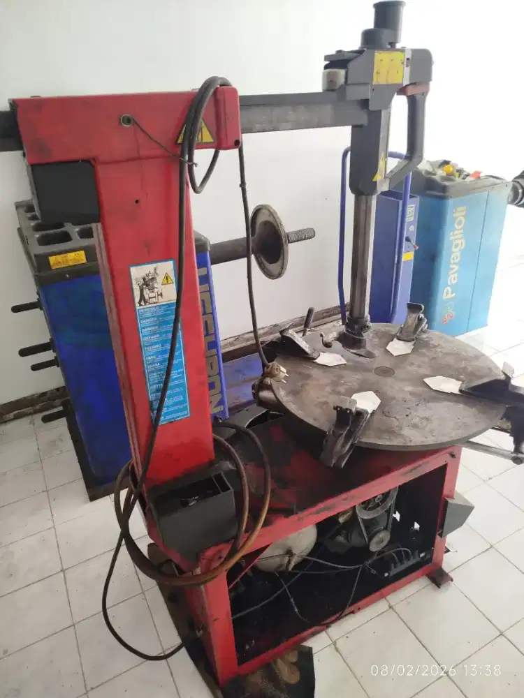 Dijual mesin2 toko ban mobil corghi,puma dll serius wa
