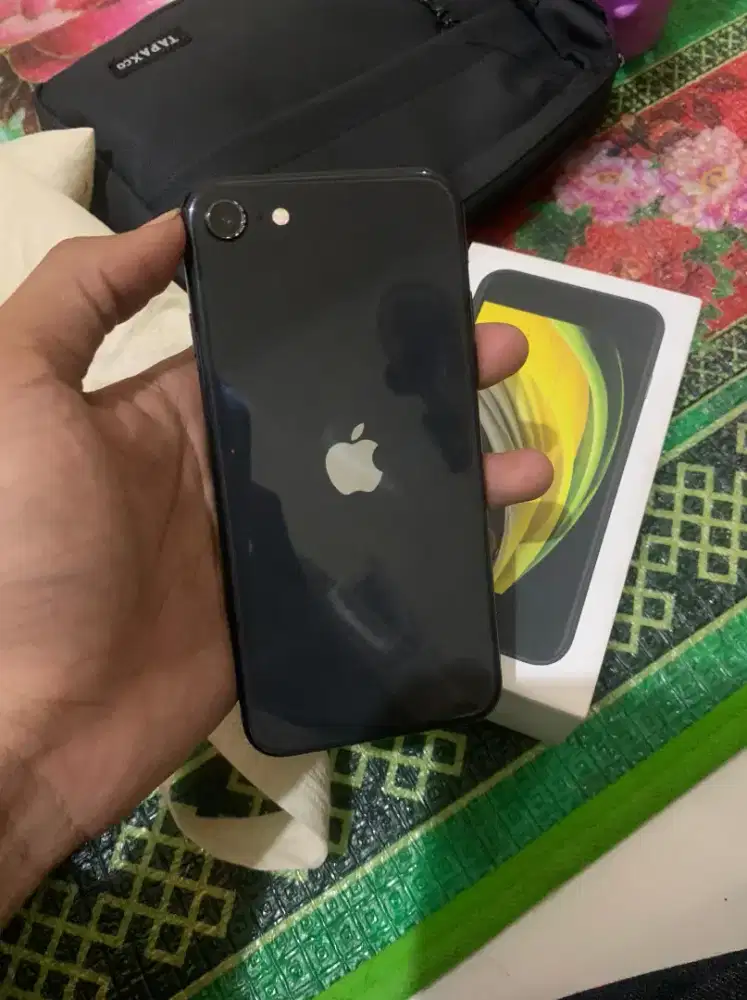 iPhone se 2020 128gb ibox
