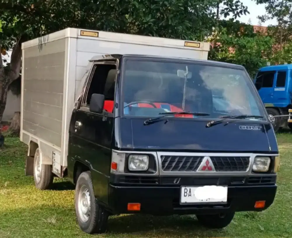 Bismillah... Dijual Mitsubishi L300 Box Th. 2012 (NIK 2011)