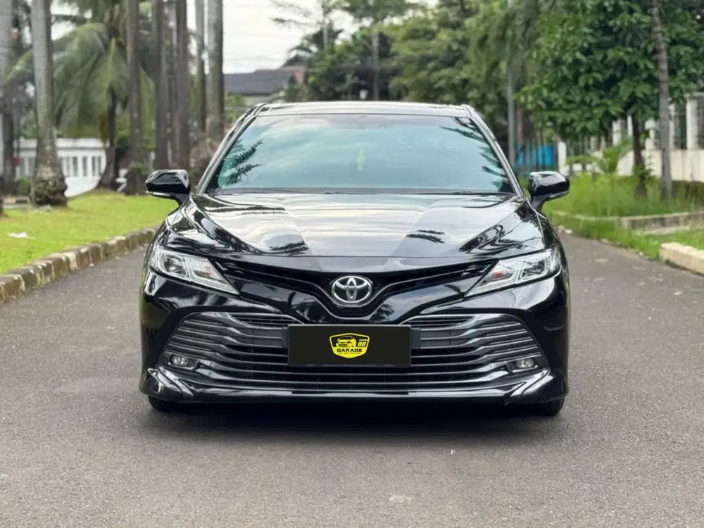 Toyota Camry 2.5 V AT 2020 Hitam Metalik