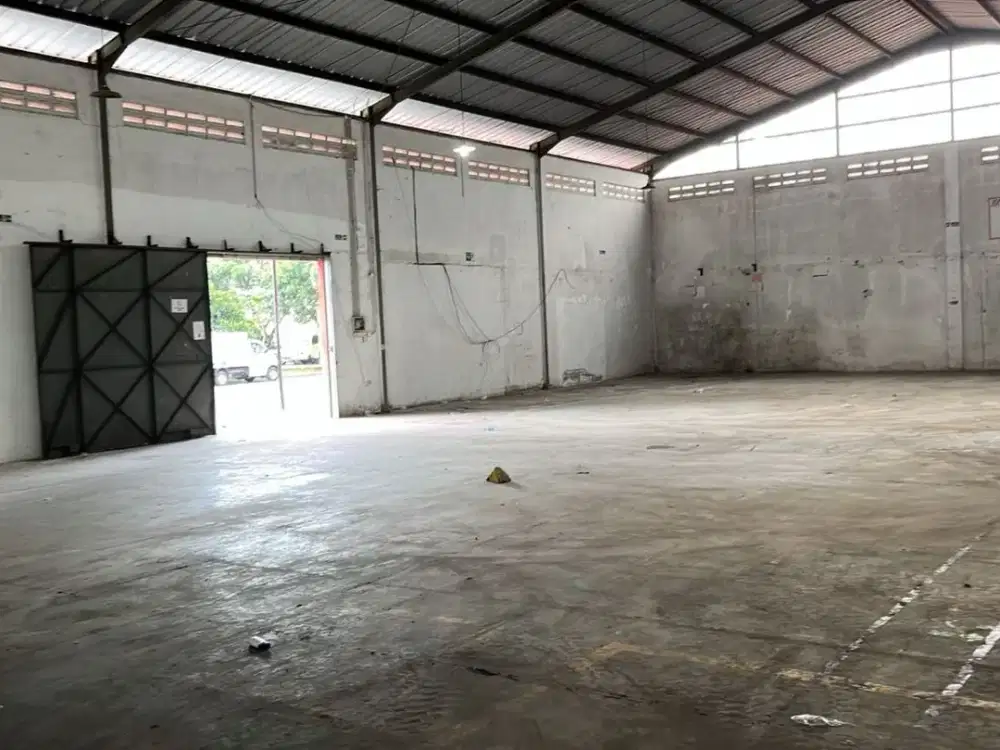 Disewakan Gudang Siap Pakai Lokasi di Mainroad Soekarno Hatta Bandung