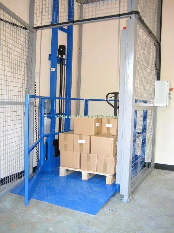 Lift Barang Gudang Pabrik | Spesialis pemasangan ahli terpercaya