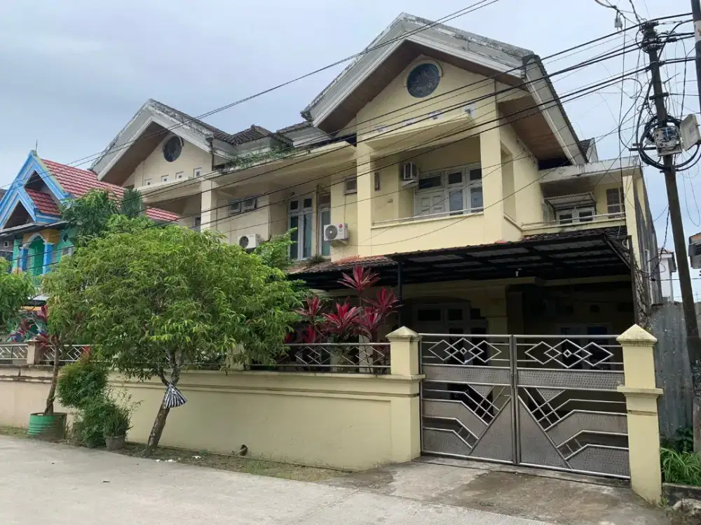 Rumah megah strategis nyaman aman