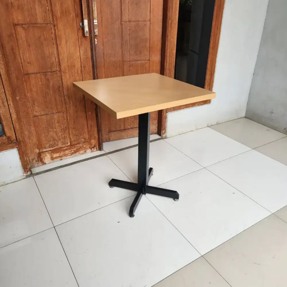 Meja ex Cafe - Meja ex Resto M11