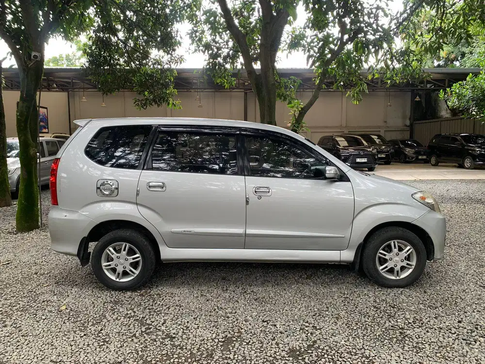 DAIHATSU XENIA 1.3 XI DELUXE MT 2010 MANUAL