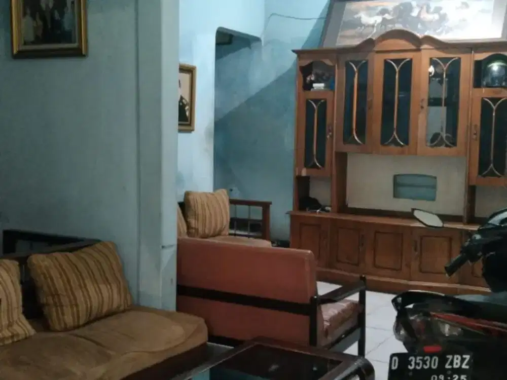 Rumah 2 Lantai di Melong Kaler – LT 282 m² Cocok Usaha