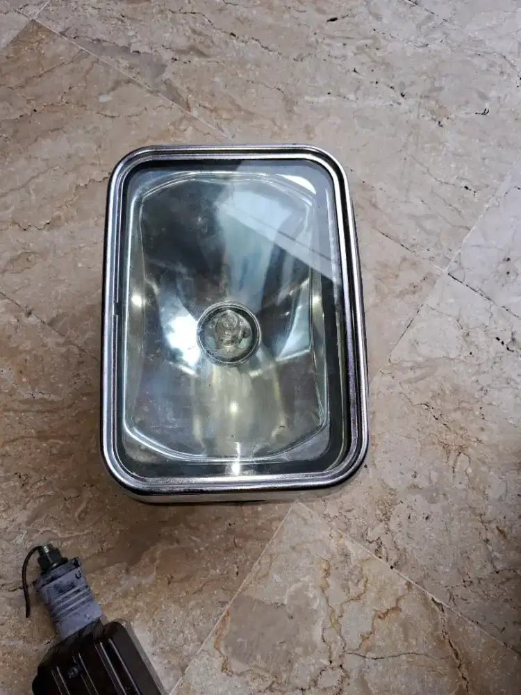 Jual lampu besar RX king  beserta tempat / batoknya masih bagus, baik