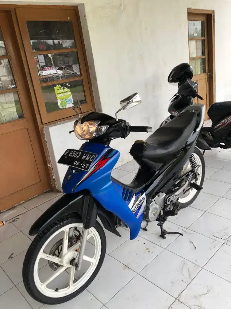 Suzuki Shogun 125 kumplit plat B