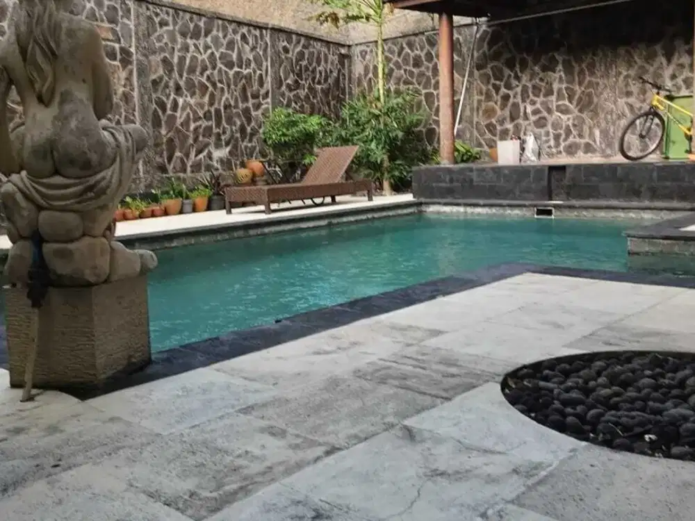 Rumah vila 2 lantai luas SHM di Dalung dekat Canggu