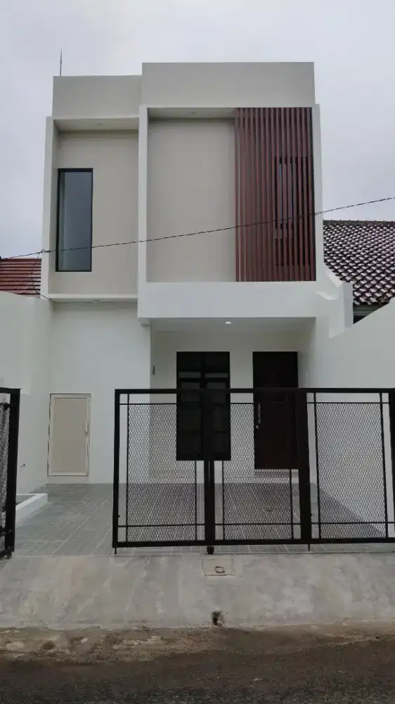 Rumah baru siap huni 2 lantai