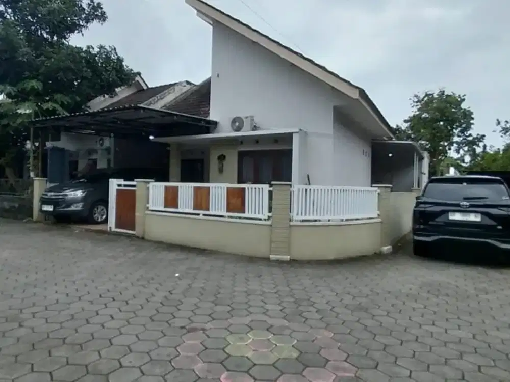 Dijual rumah HOOK minimalis semi furnished cocok untuk keluarga kecil lokasi di jalan Magelang km.8 dekat RM PRINGSEWU