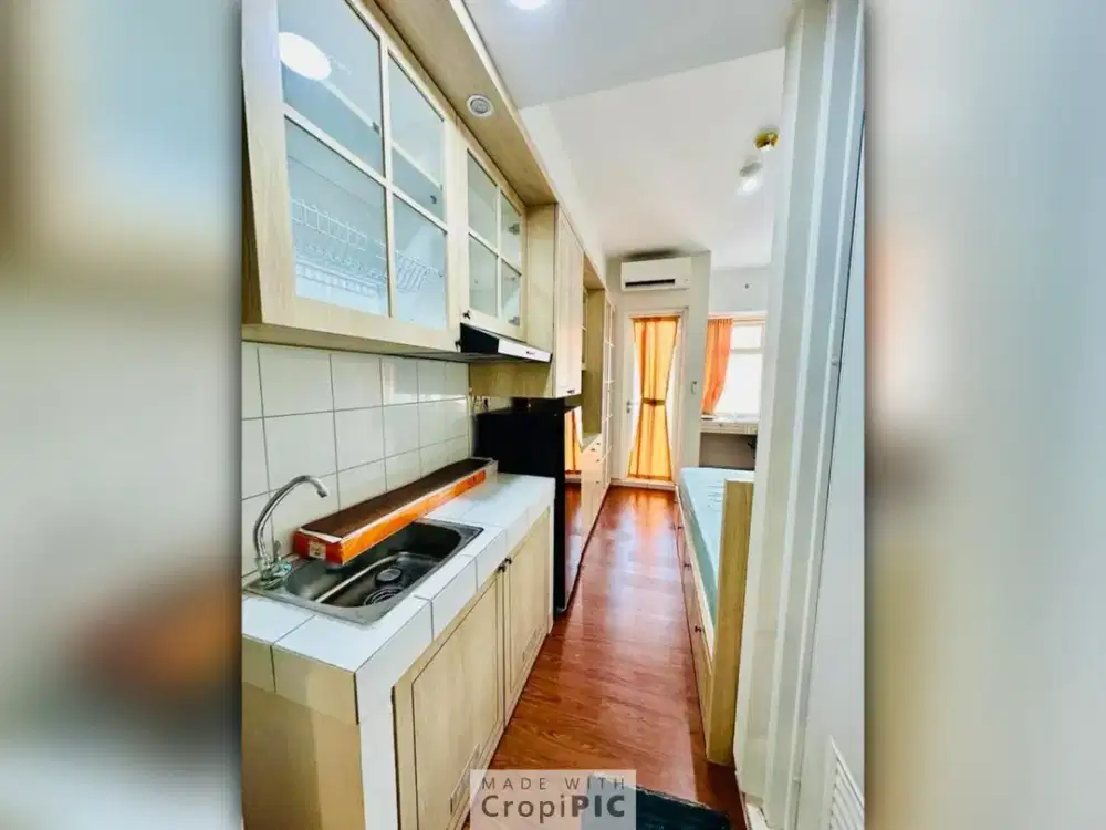 Studio Furnished Springlake Summarecon Bekasi – View Pool, Lt 28 | 255 Juta