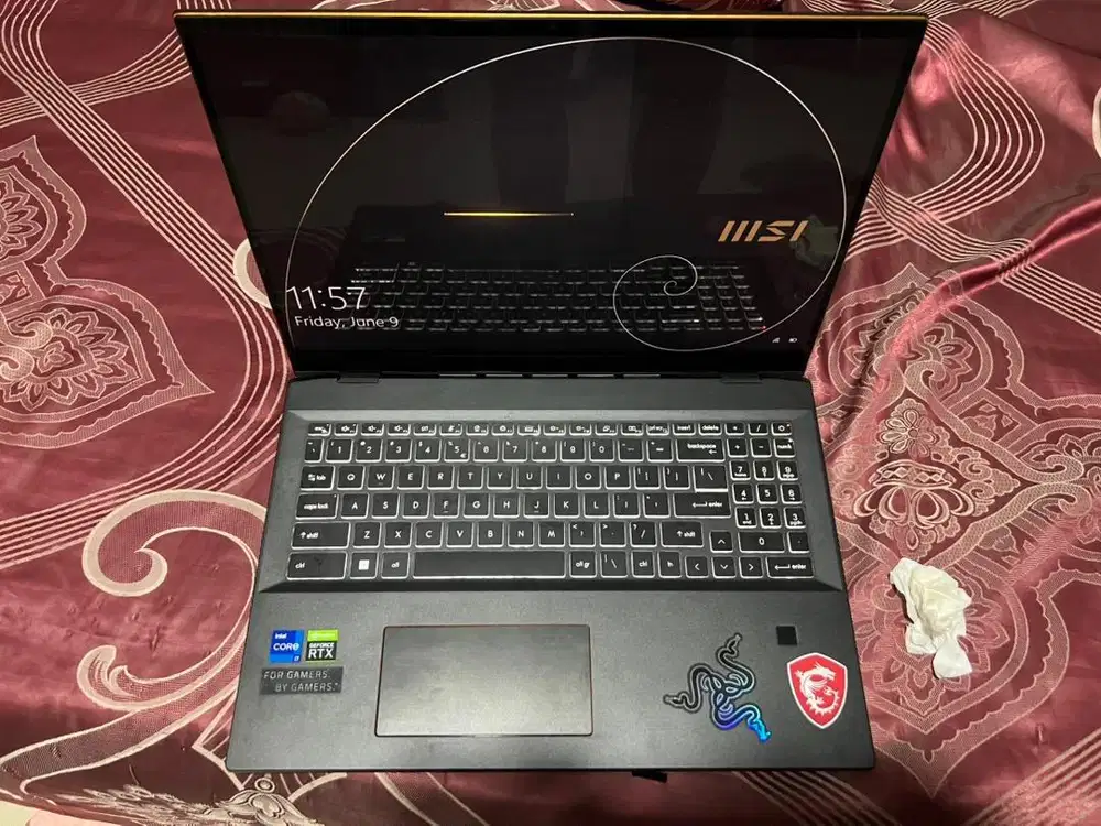 Di jual MSI SUMMIT E16 (A11UCT)