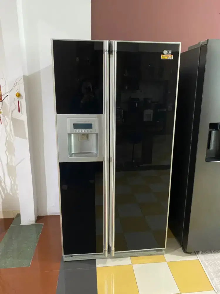 Kulkas LG side by side