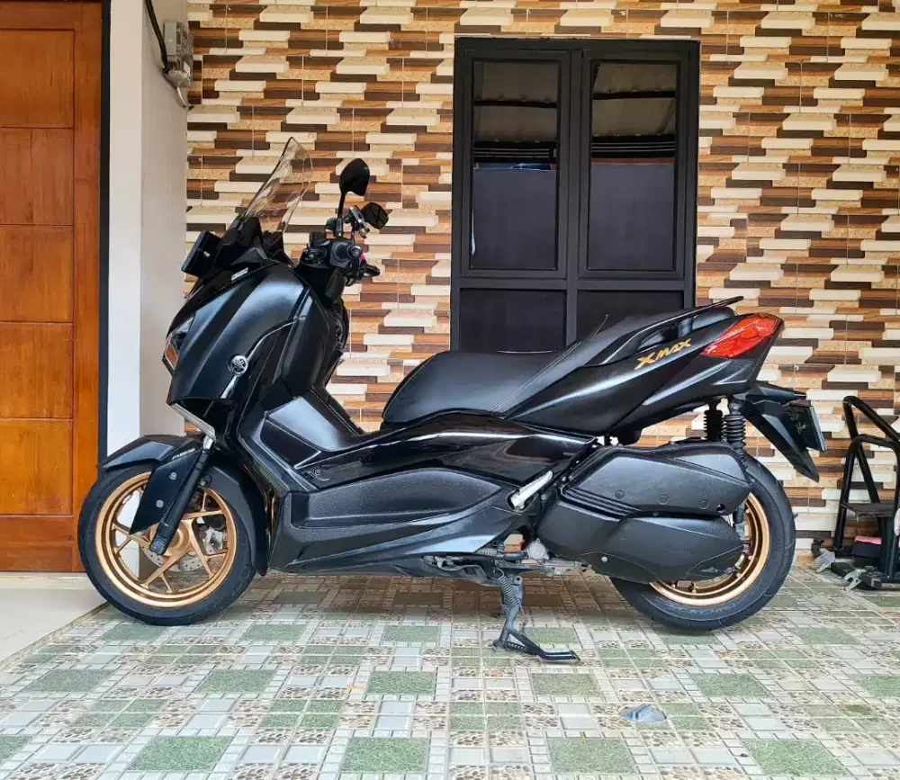Xmax 250 abs tahun 2022 like new km low