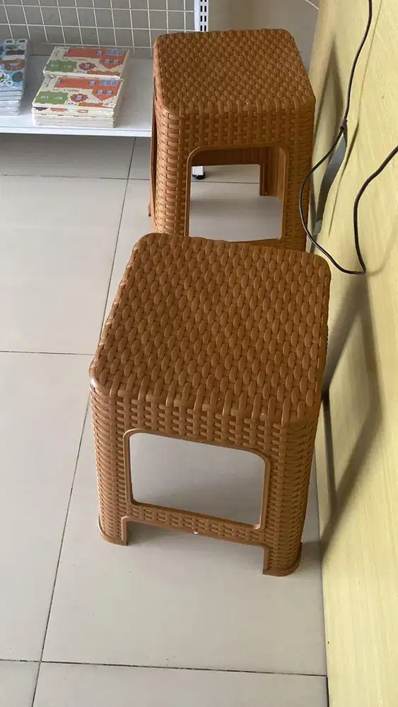 Kursi Plastik atau kursi baso