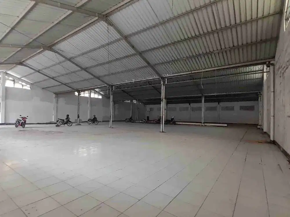 gudang disewakan solo di kadipiro  Banjarsari Surakarta