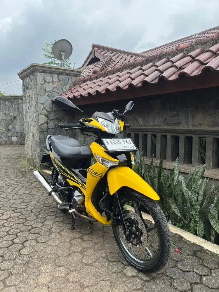 Honda Supra X 125 D Karbu 2008