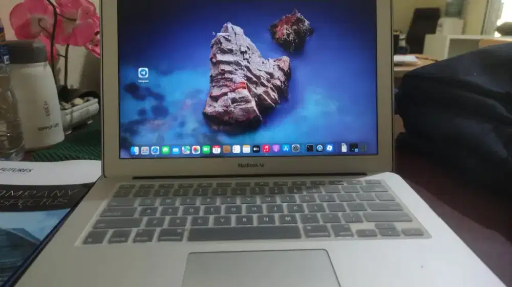 Dijual MacBook 13 Inch 2017