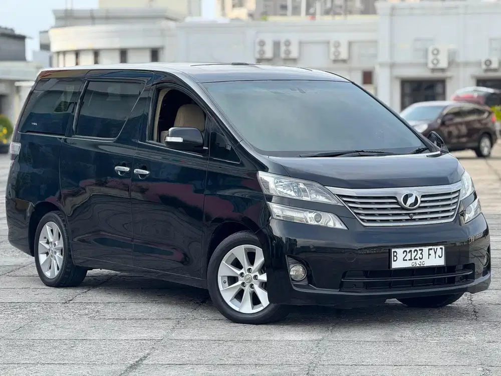 Toyota Vellfire V Prem Sound AT Tahun 2011