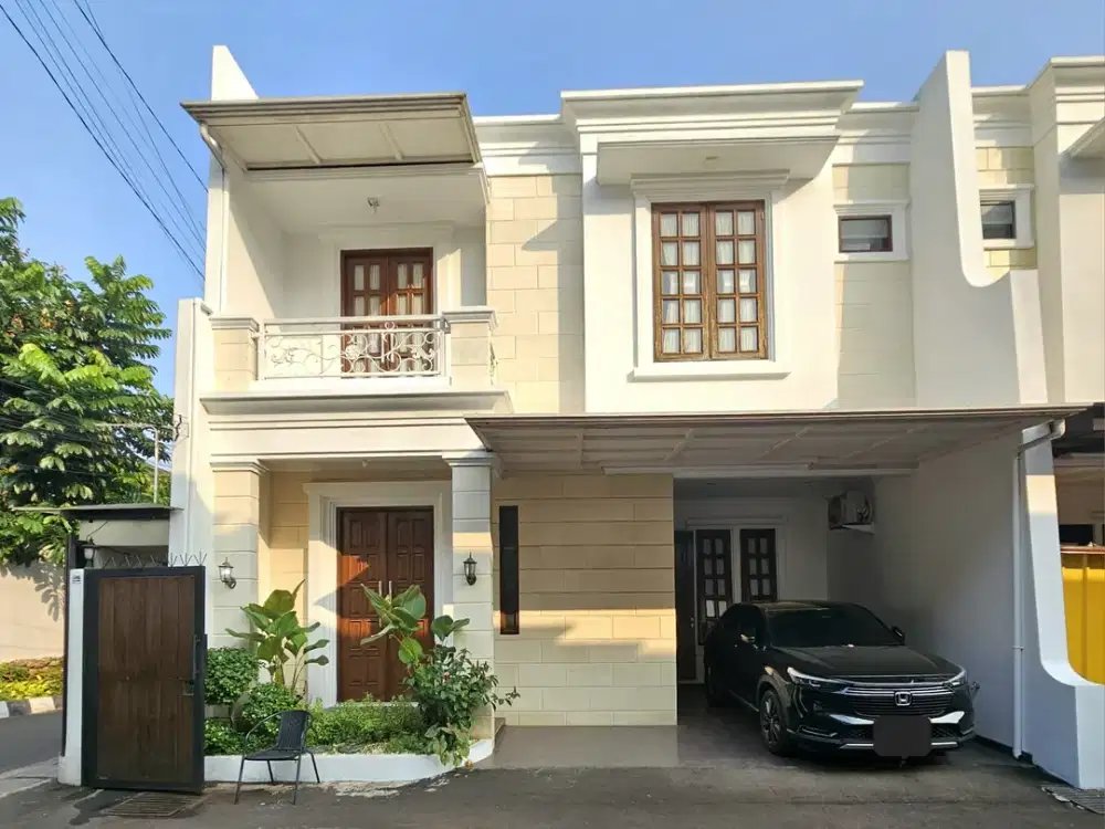Town House Mewah Strategis Siap Huni di Bambu Apus, Jakarta