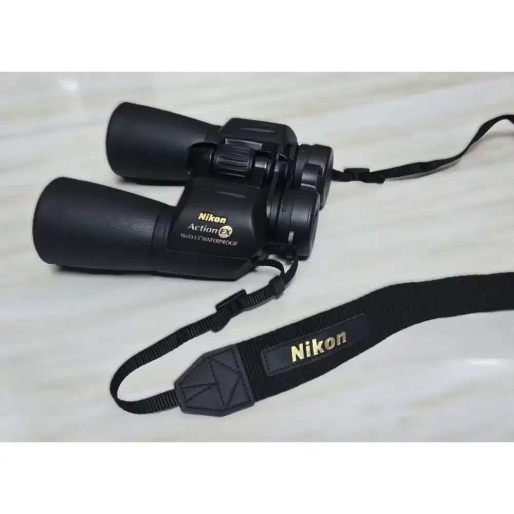 Teropong Nikon like new.